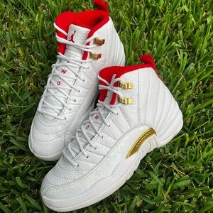 CLEAN Air Jordan 12 XII Size 7 Womens FIBA White shoes